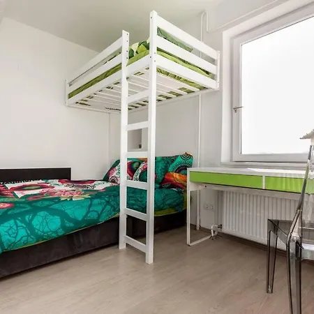 Apartment District 5 Studio Near Universities With Ac+view *
